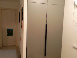 Шкаф в нишу в прихожую